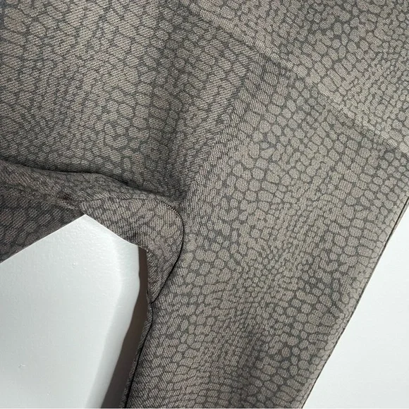 Spanx Leggings Look At Me Now Seamless Brown Black Animal Print Snake Croc - Picture 5 of 8